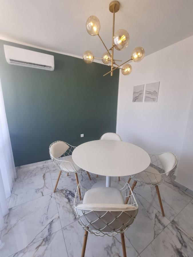 Appartamento With View On Marine