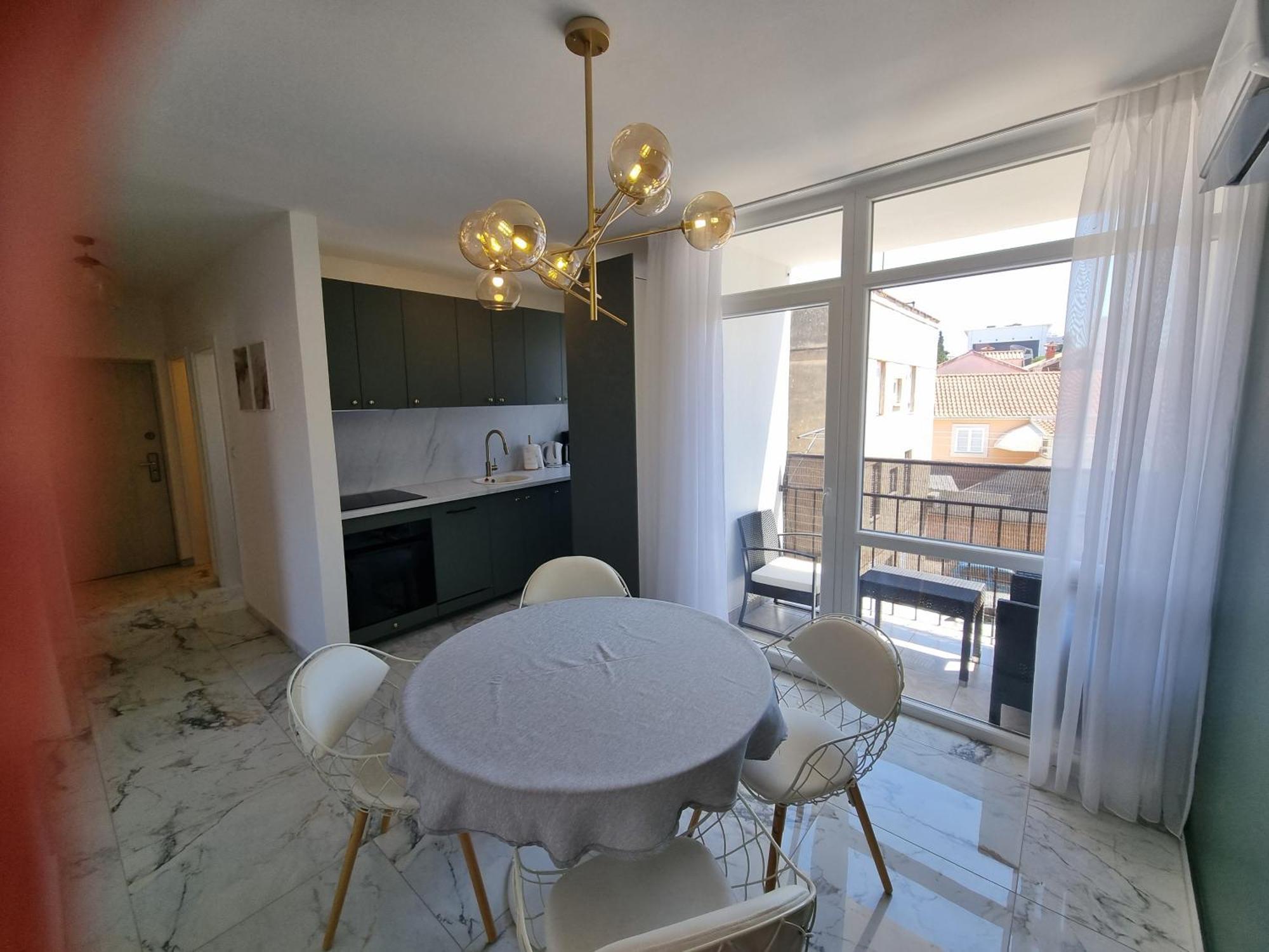 Appartamento With View On Marine Zara
